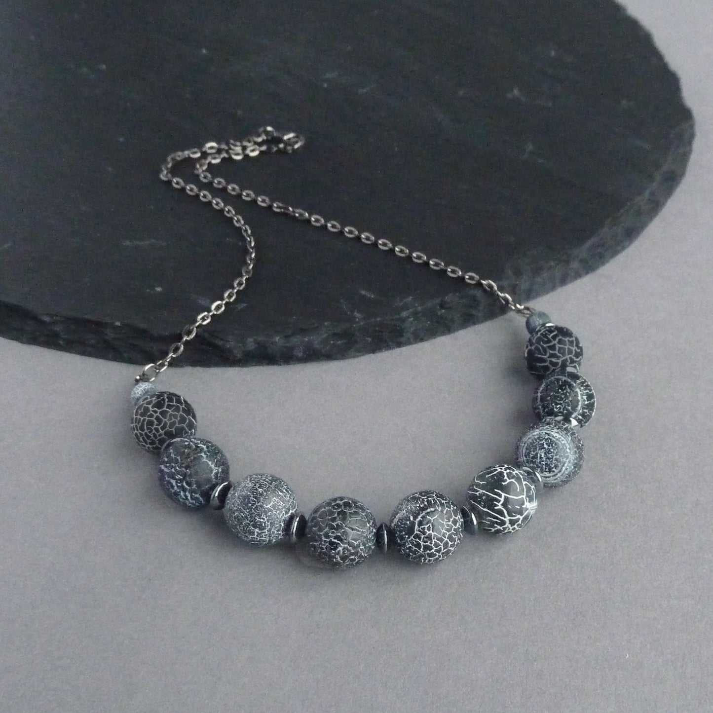 Chunky navy necklace
