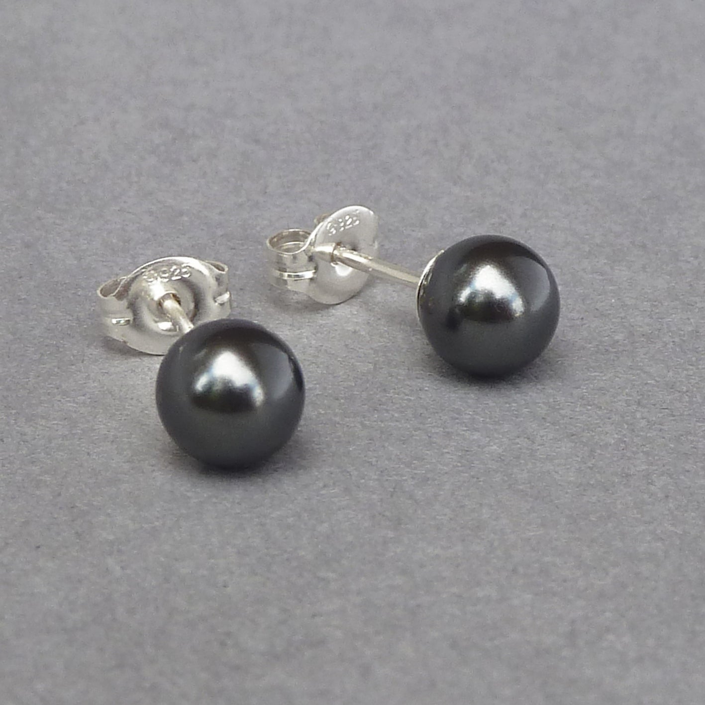 6mm dark grey pearl studs