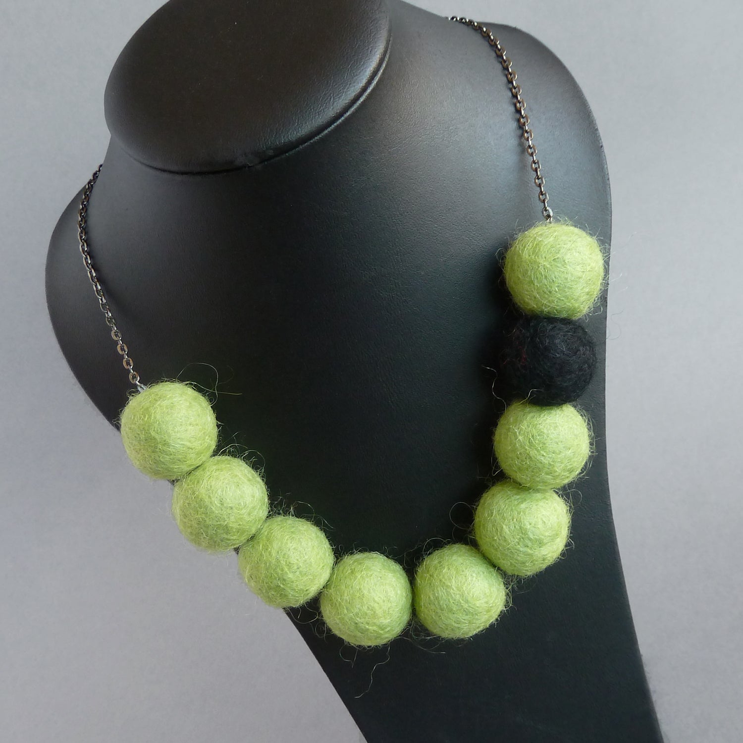 Lime green hot sale beaded necklace