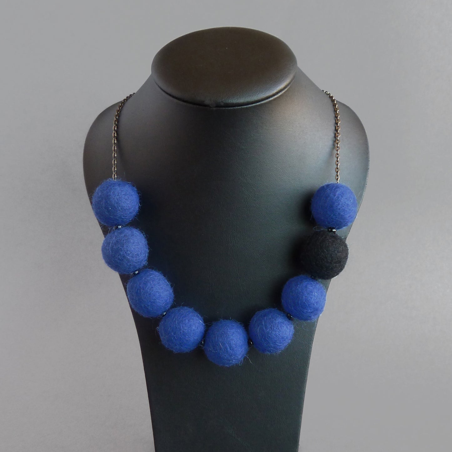 Chunky royal blue necklace
