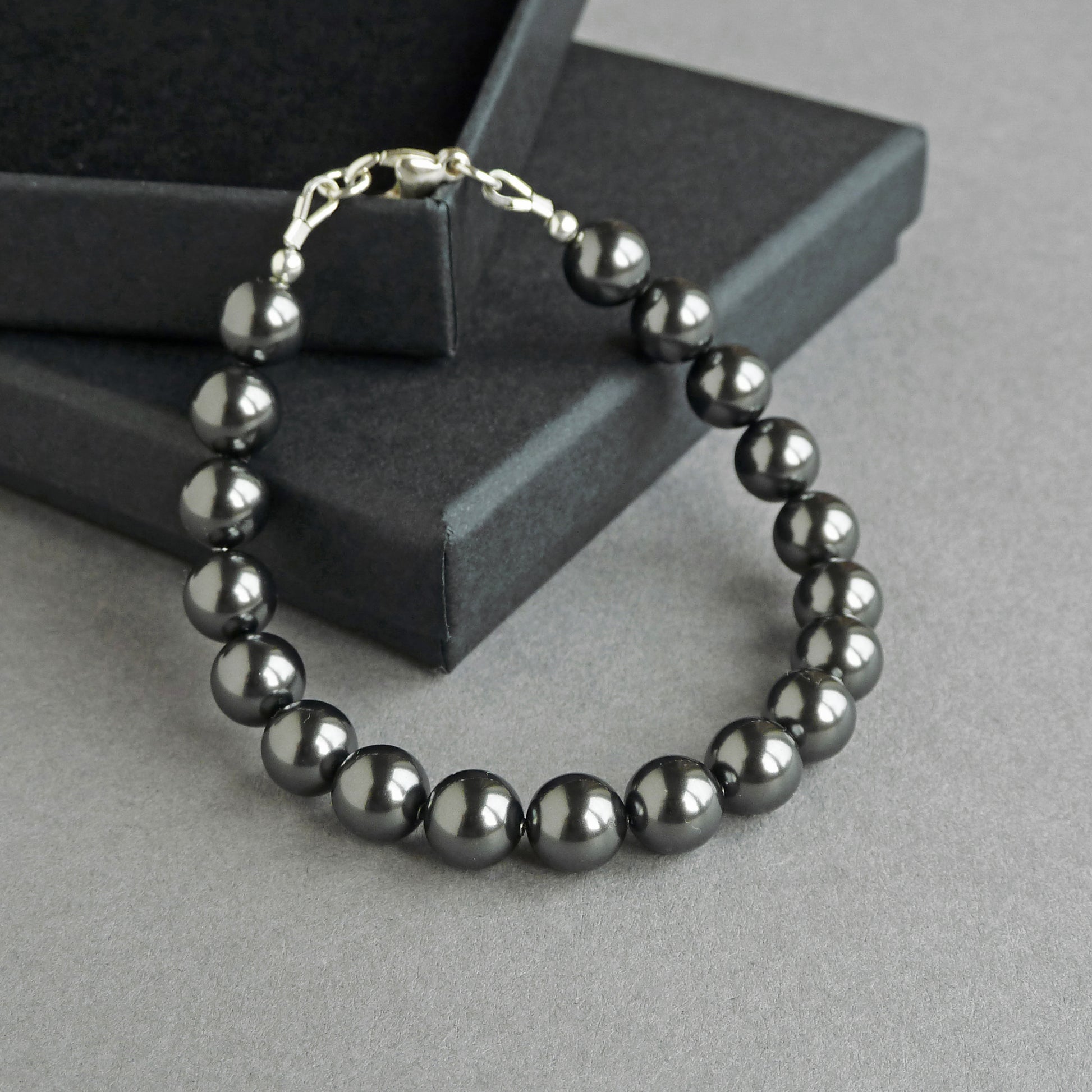 Black pearl bracelet