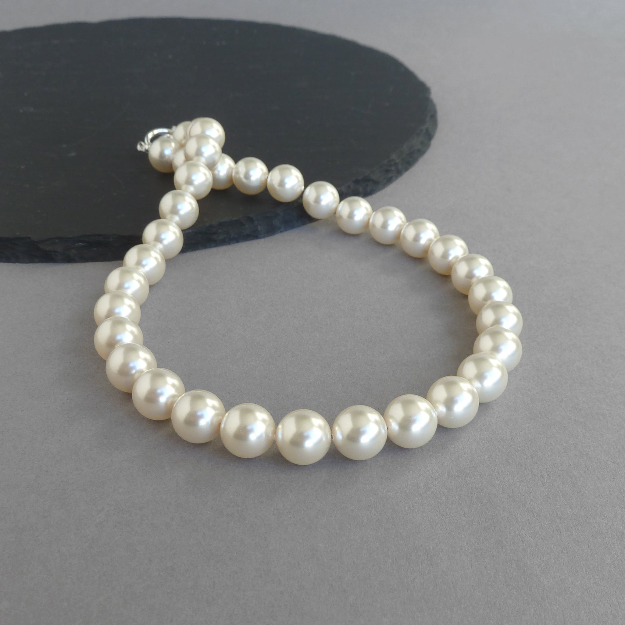 Beige pearl clearance necklace