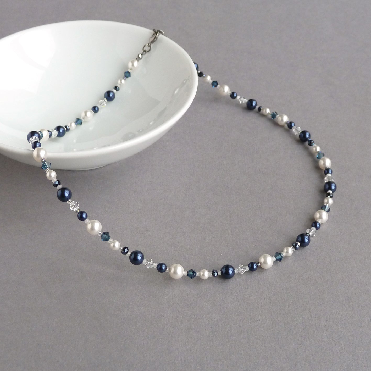 Beaded hot sale white necklace