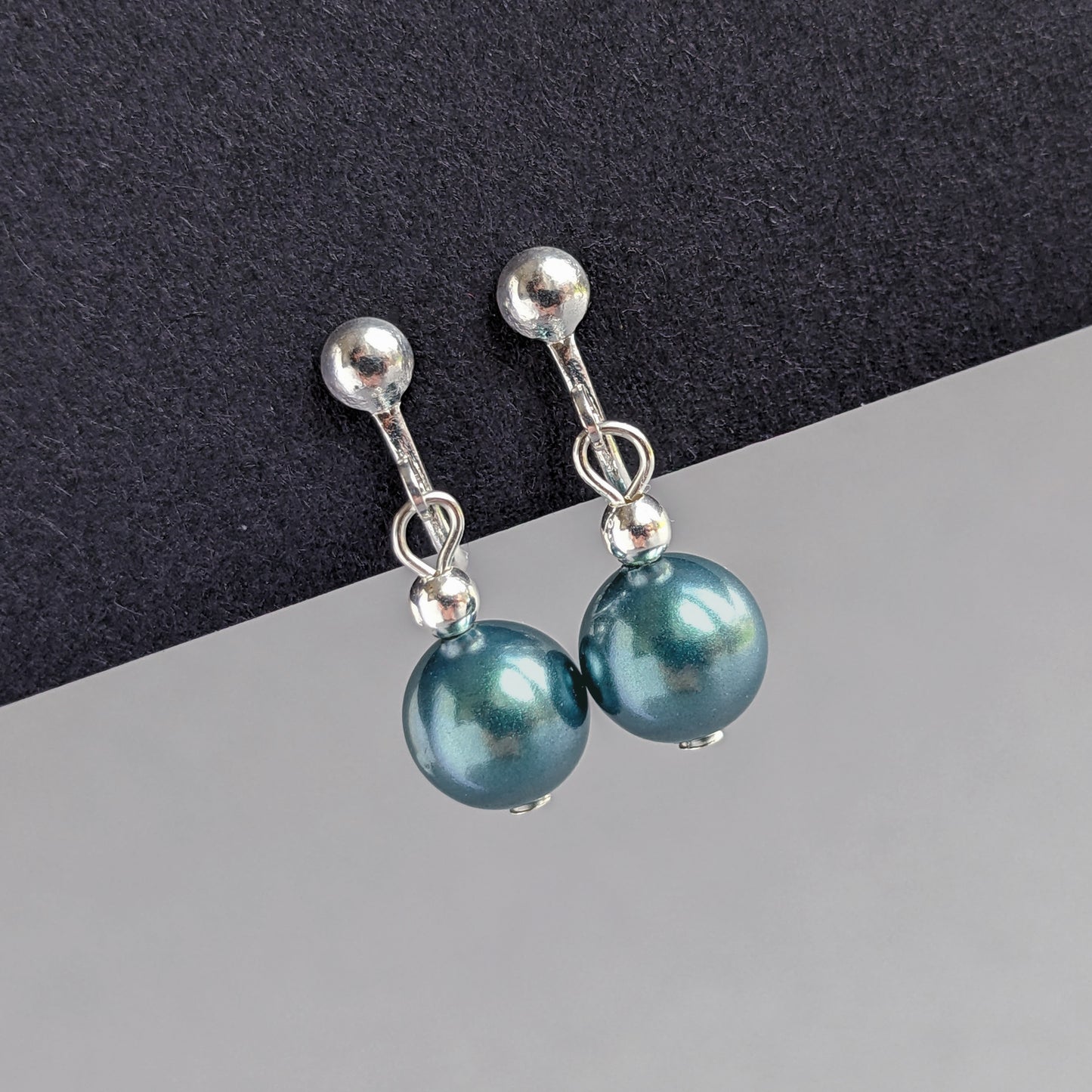 Simple Pearl Clip On Earrings - Choose Your Colour 8mm Coloured Glass Pearl Earrings with Clip Fittings - Jewellery for Non-pierced Ears