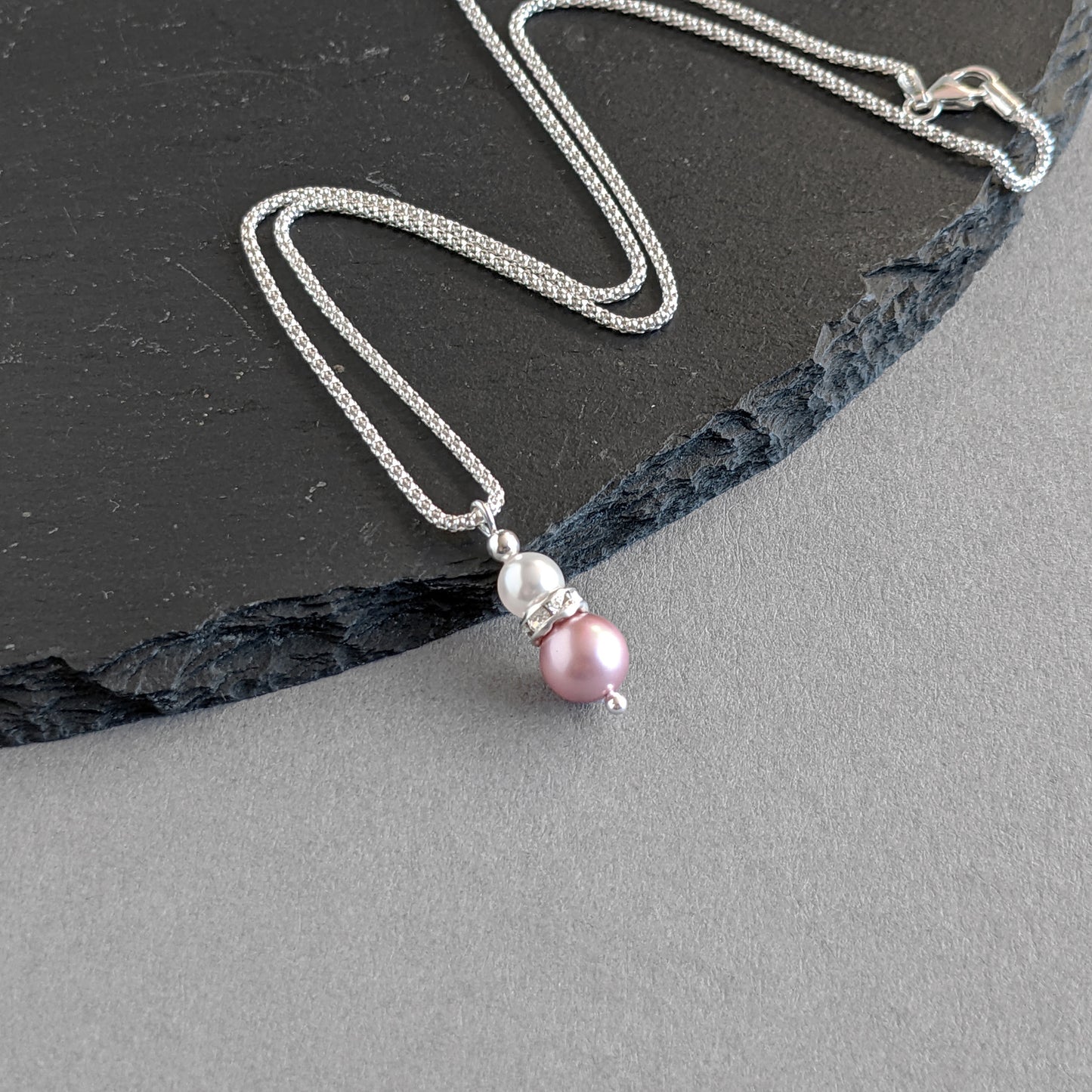 Dusty pink pearl pendant necklace