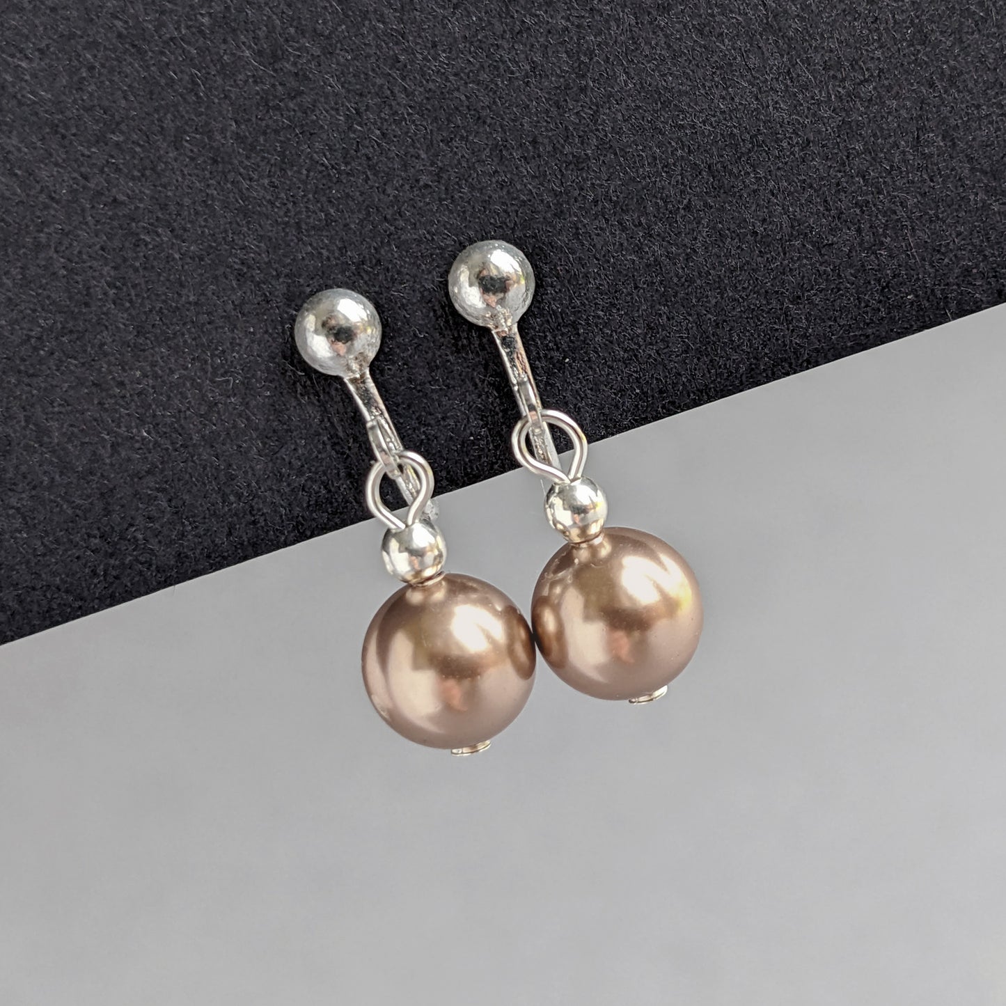 Simple Pearl Clip On Earrings - Choose Your Colour 8mm Coloured Glass Pearl Earrings with Clip Fittings - Jewellery for Non-pierced Ears