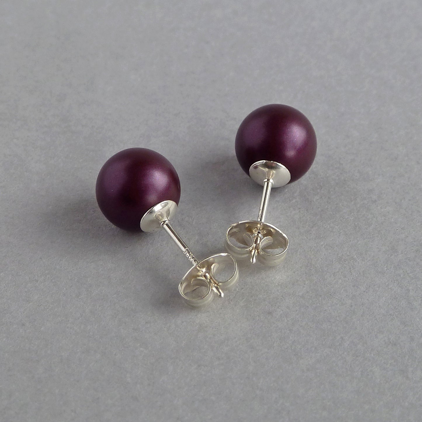 8mm aubergine studs