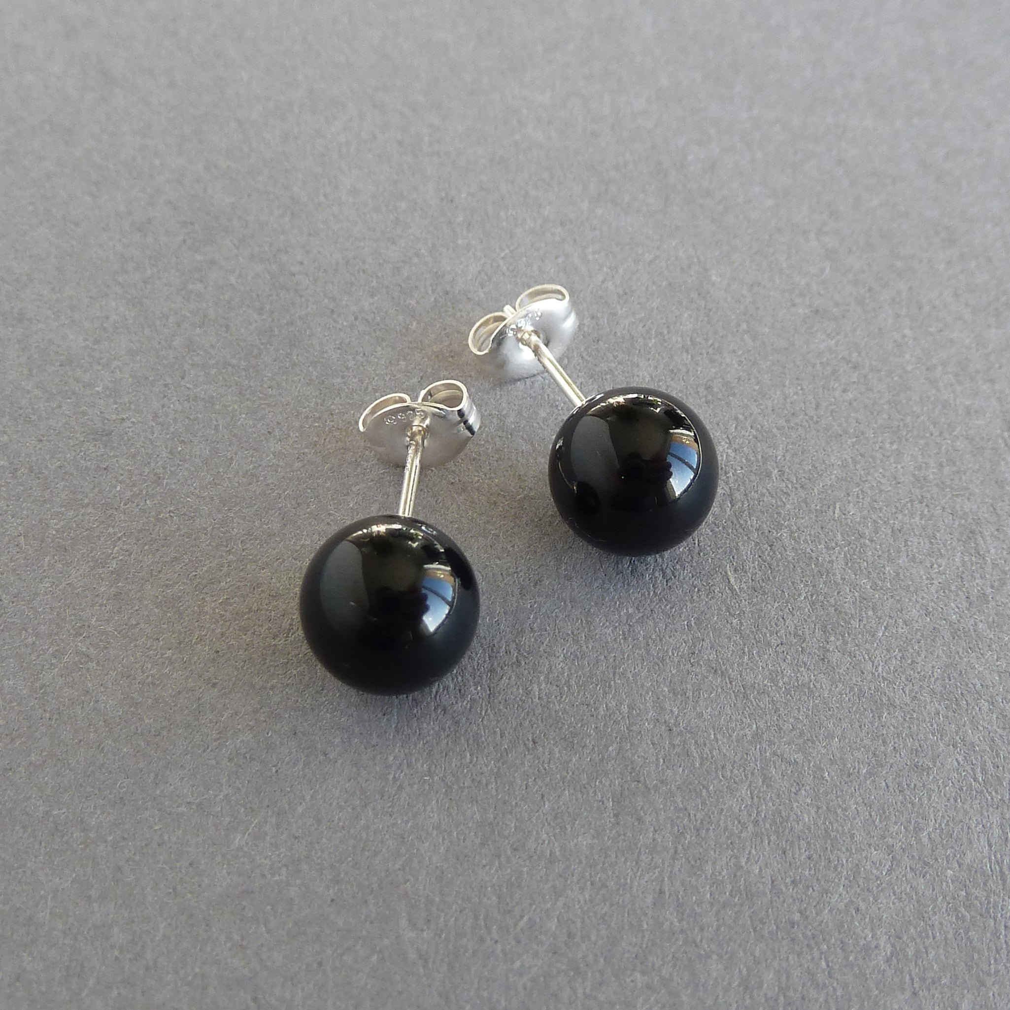 8mm black 2025 stud earrings