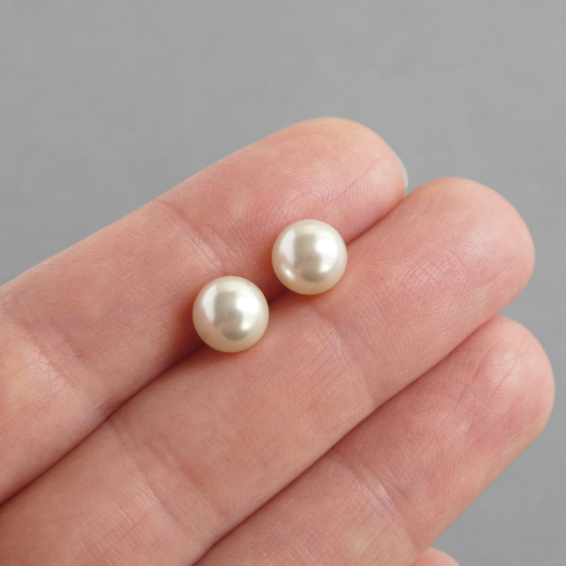 8mm cream pearl stud earrings