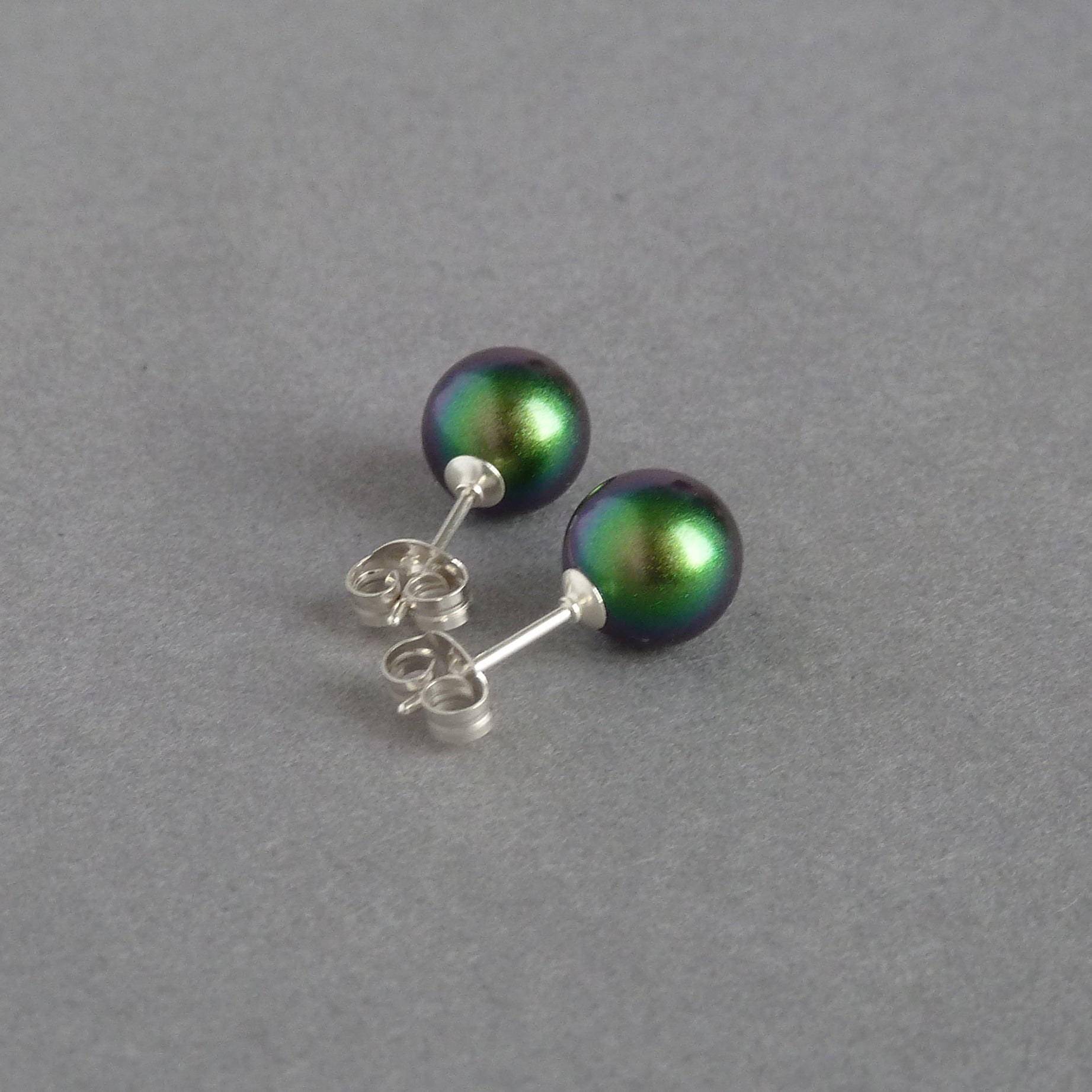8mm green pearl stud earrings