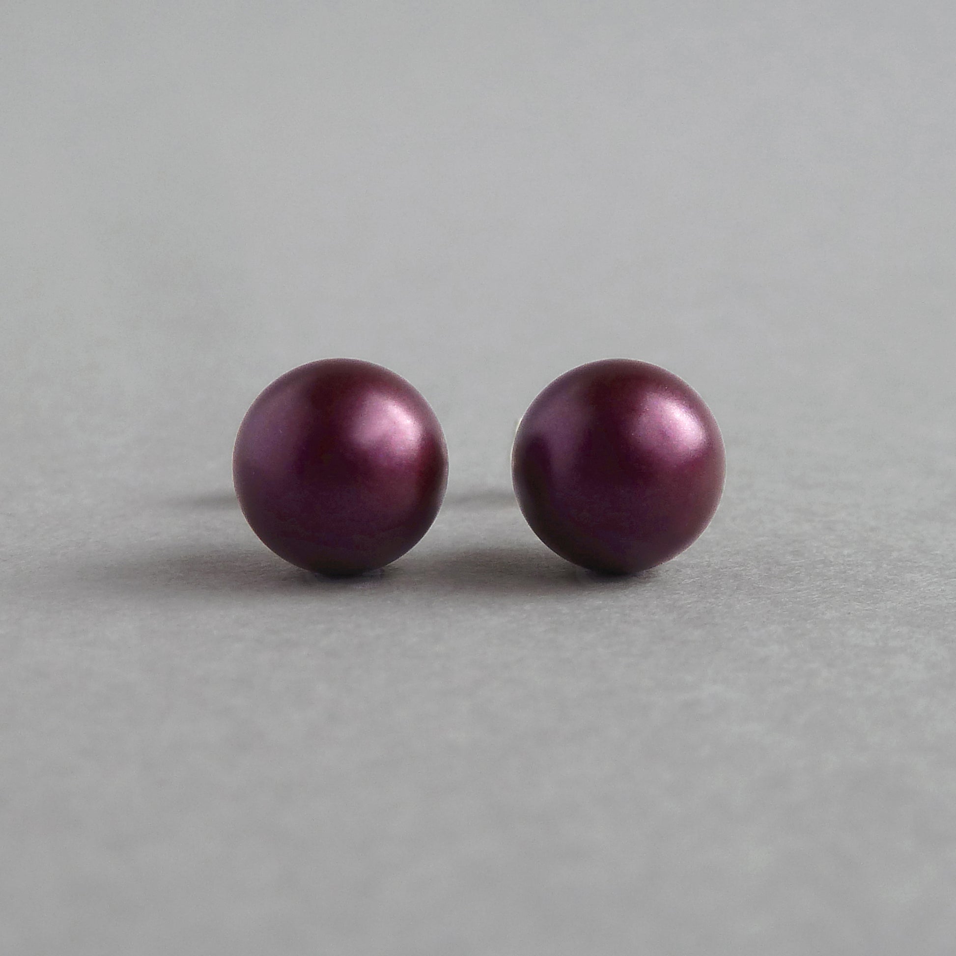 8mm plum stud earrings