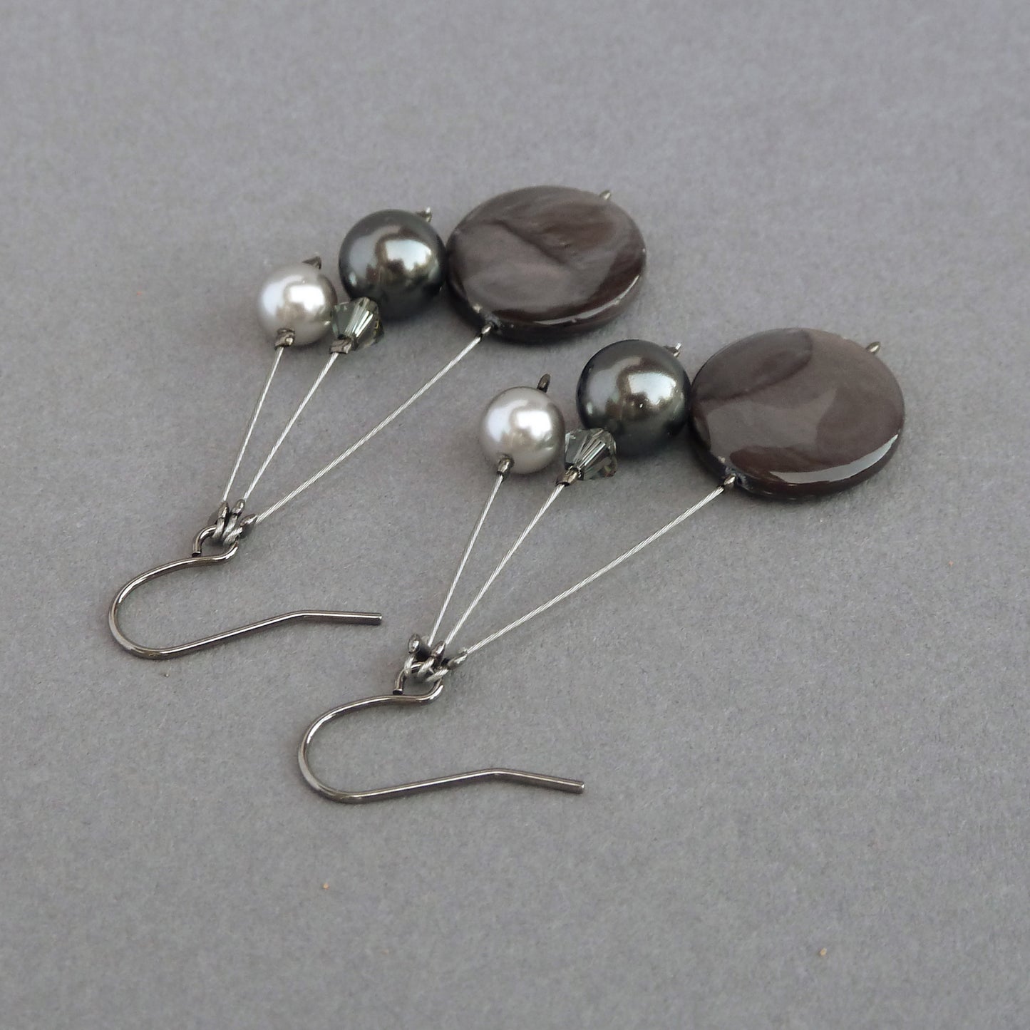 Black pearl dangly earrings