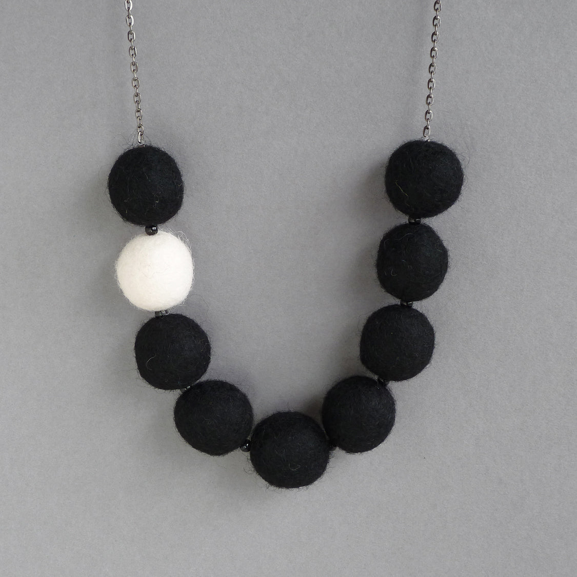 Chunky black and white necklace
