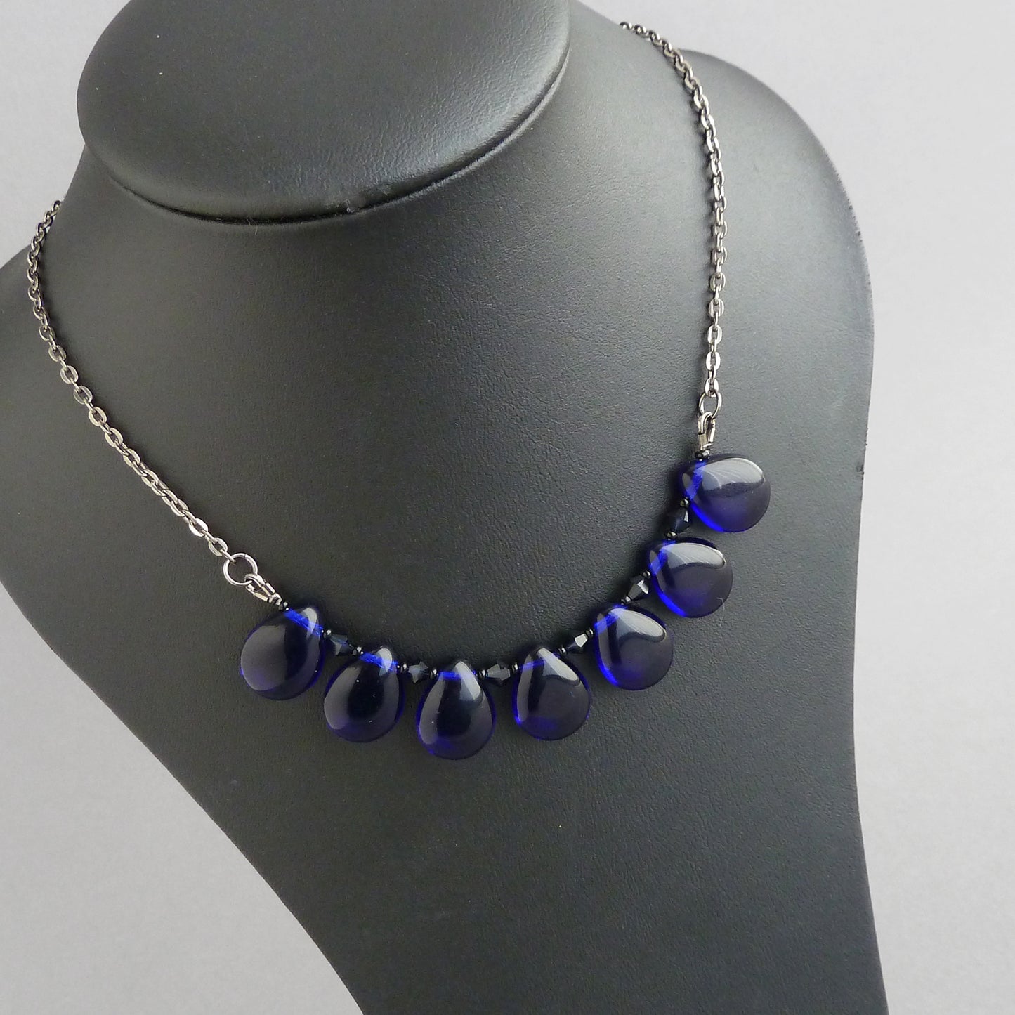 Dark blue fan necklace