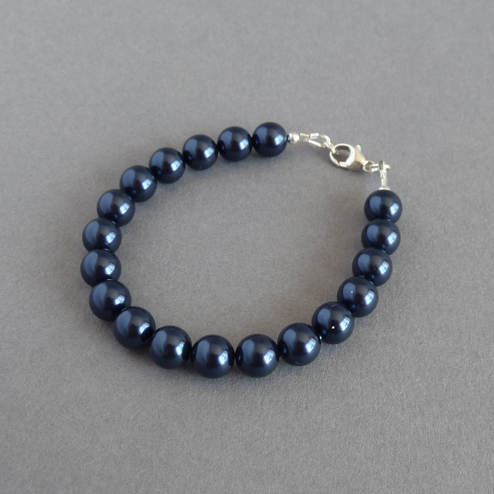 Dark blue pearl bracelet