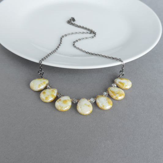 Everyday cream necklace