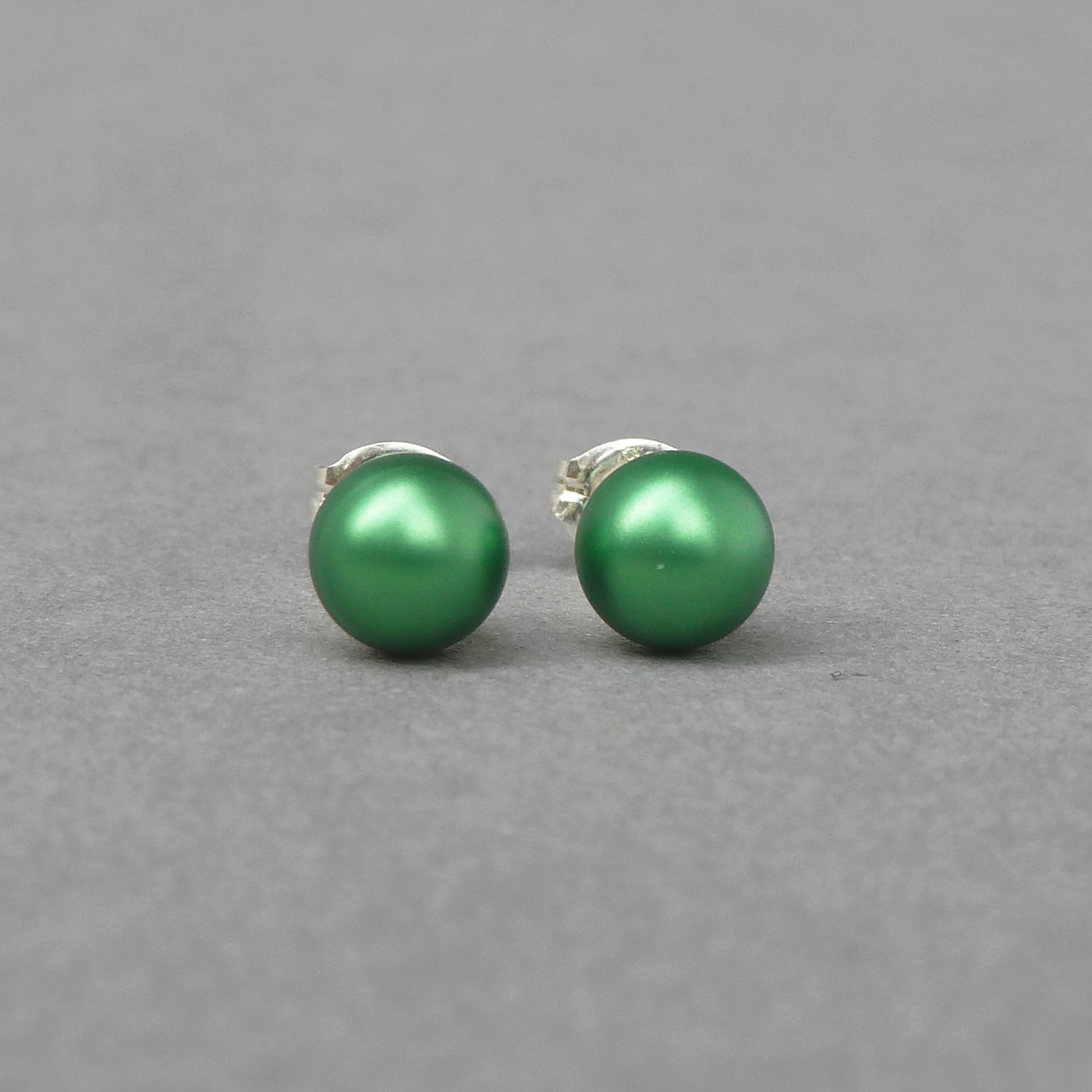 6mm green pearl stud earrings