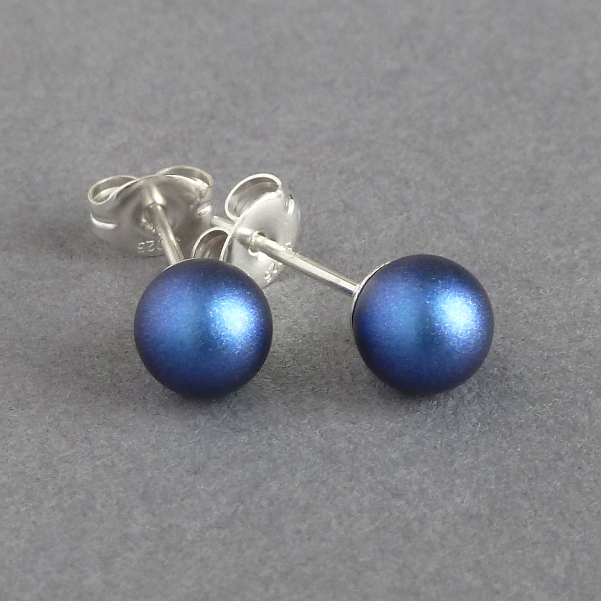 6mm dark blue pearl studs