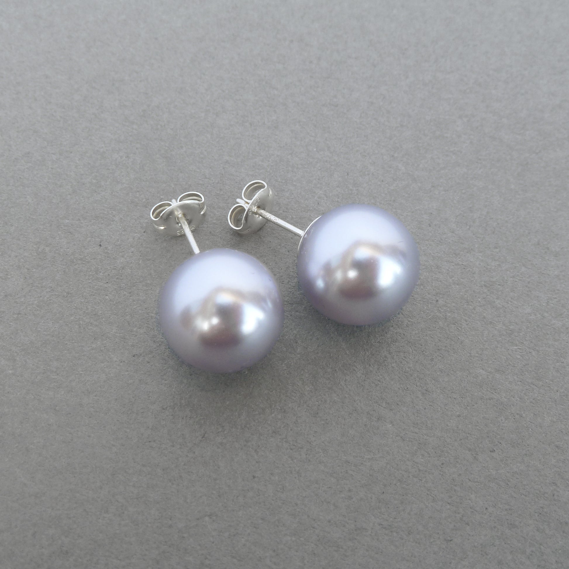 Large lilac pearl studs