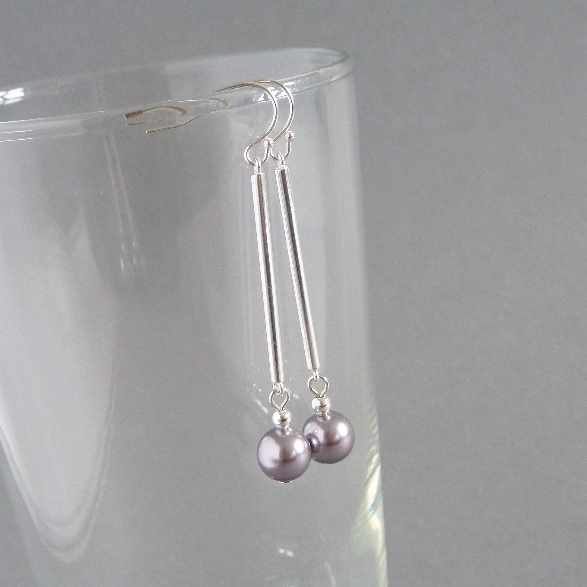 Light purple pearl earrings