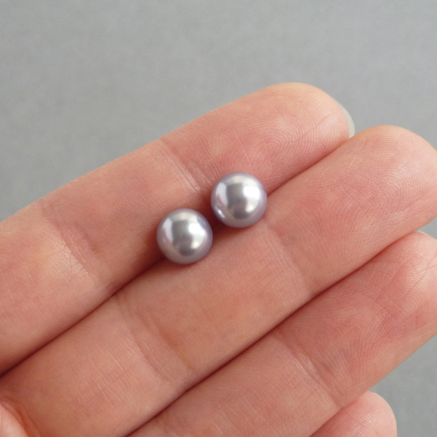 Light purple pearl stud earrings