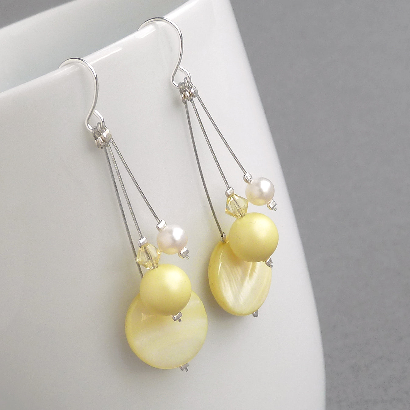 Light yellow drop earrings