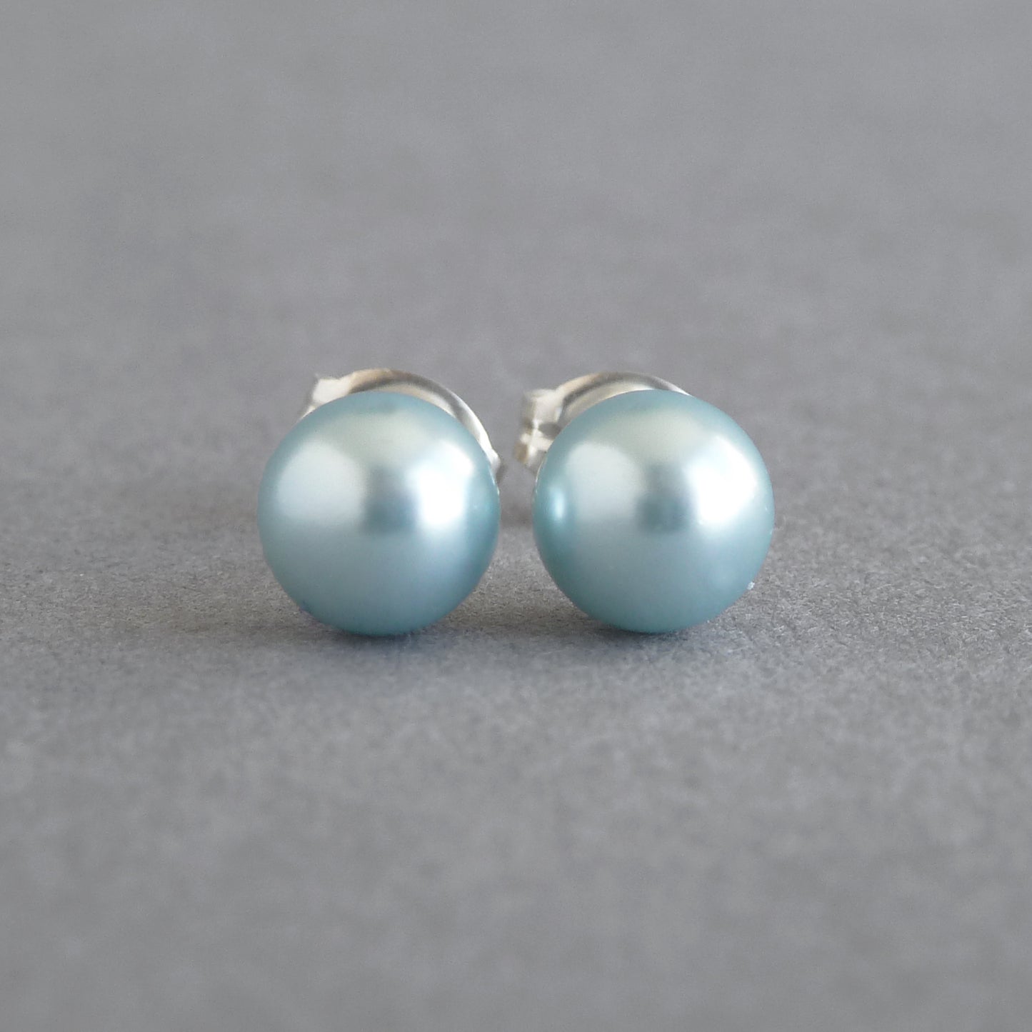 6mm aqua pearl studs