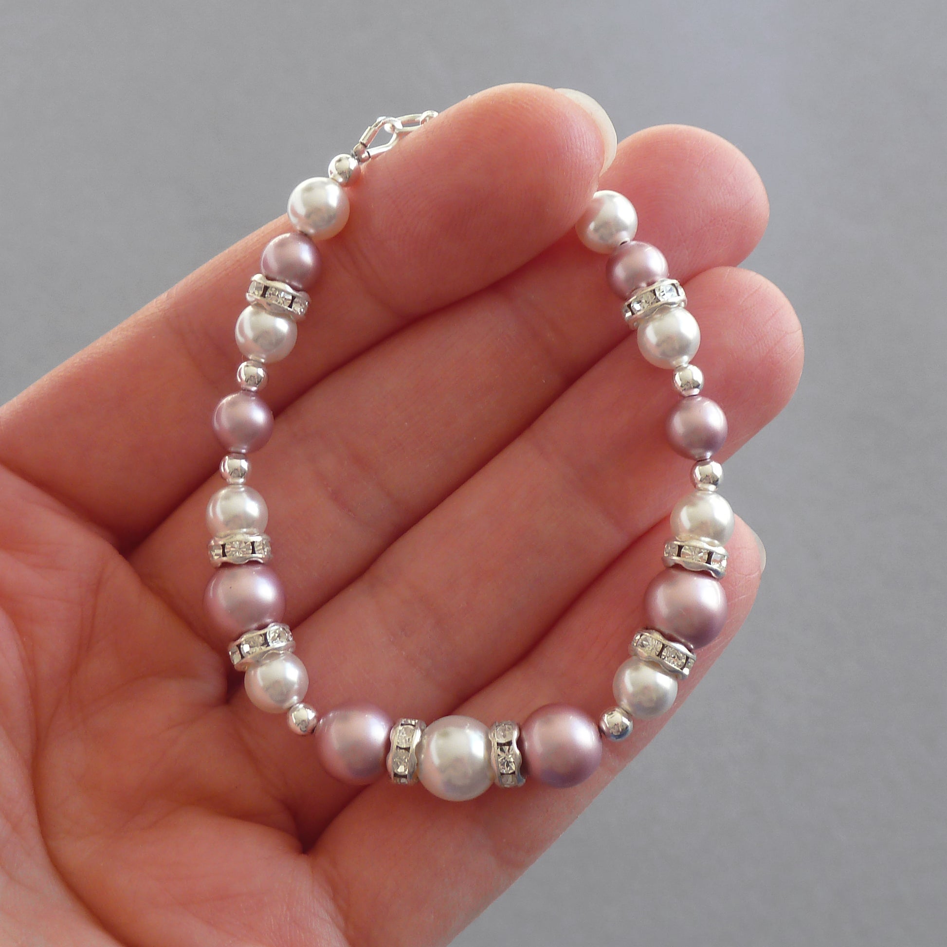 Powder rose and white pearl bracelet