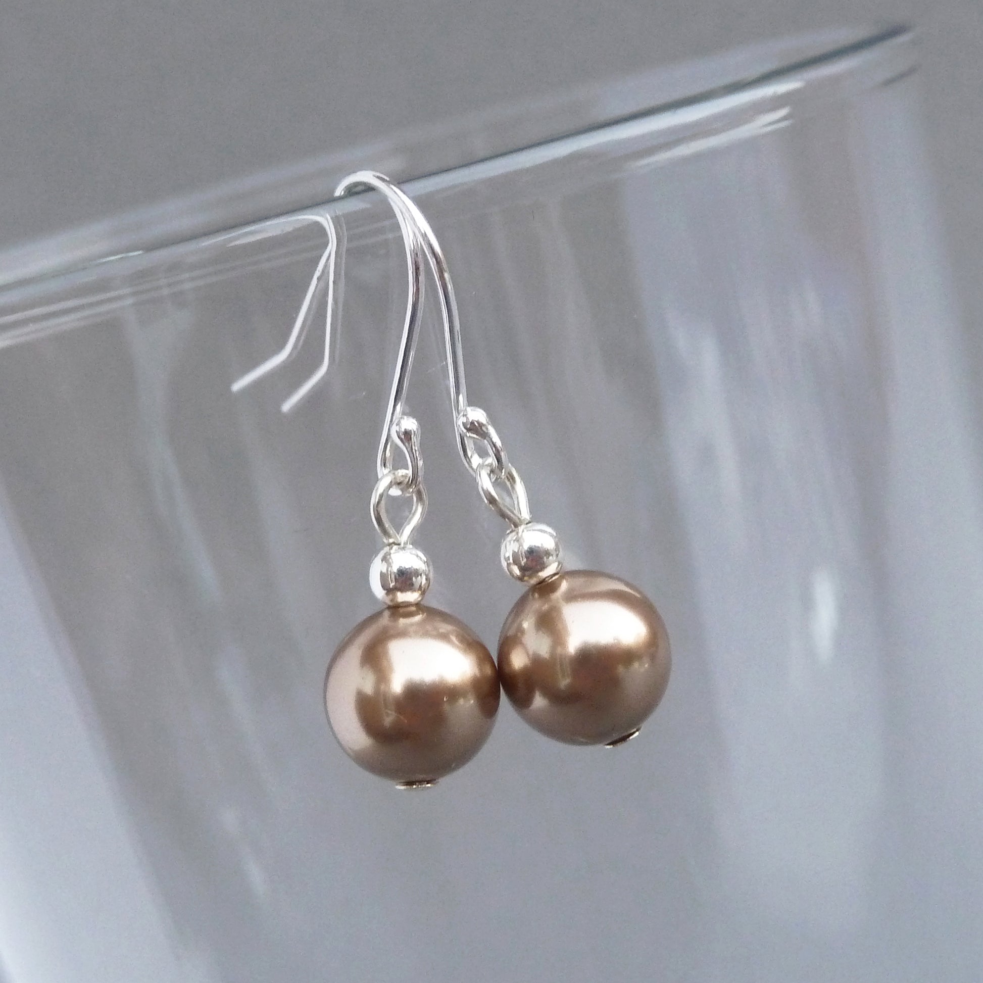 Simple light brown pearl earrings