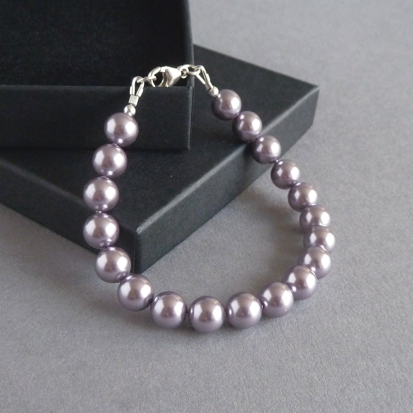 Simple lilac pearl bracelet