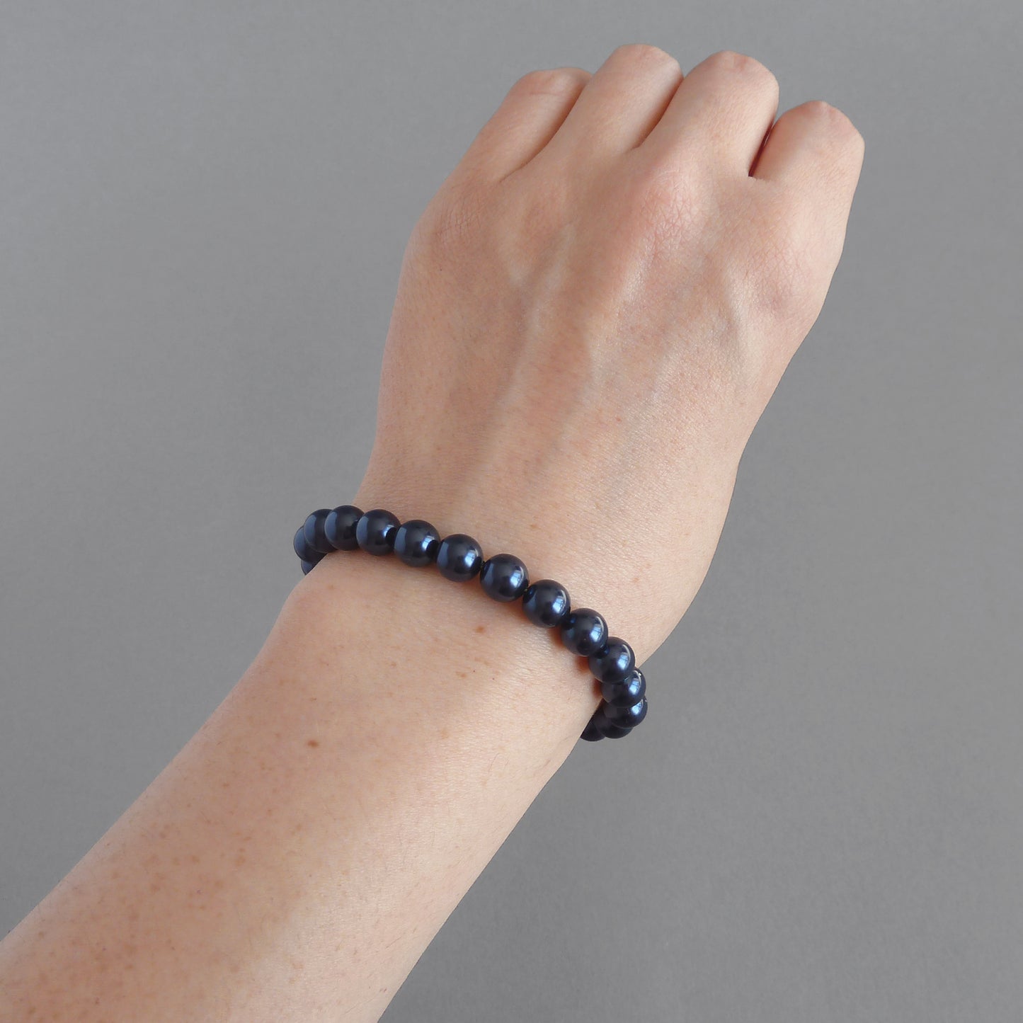 Simple navy pearl bracelet