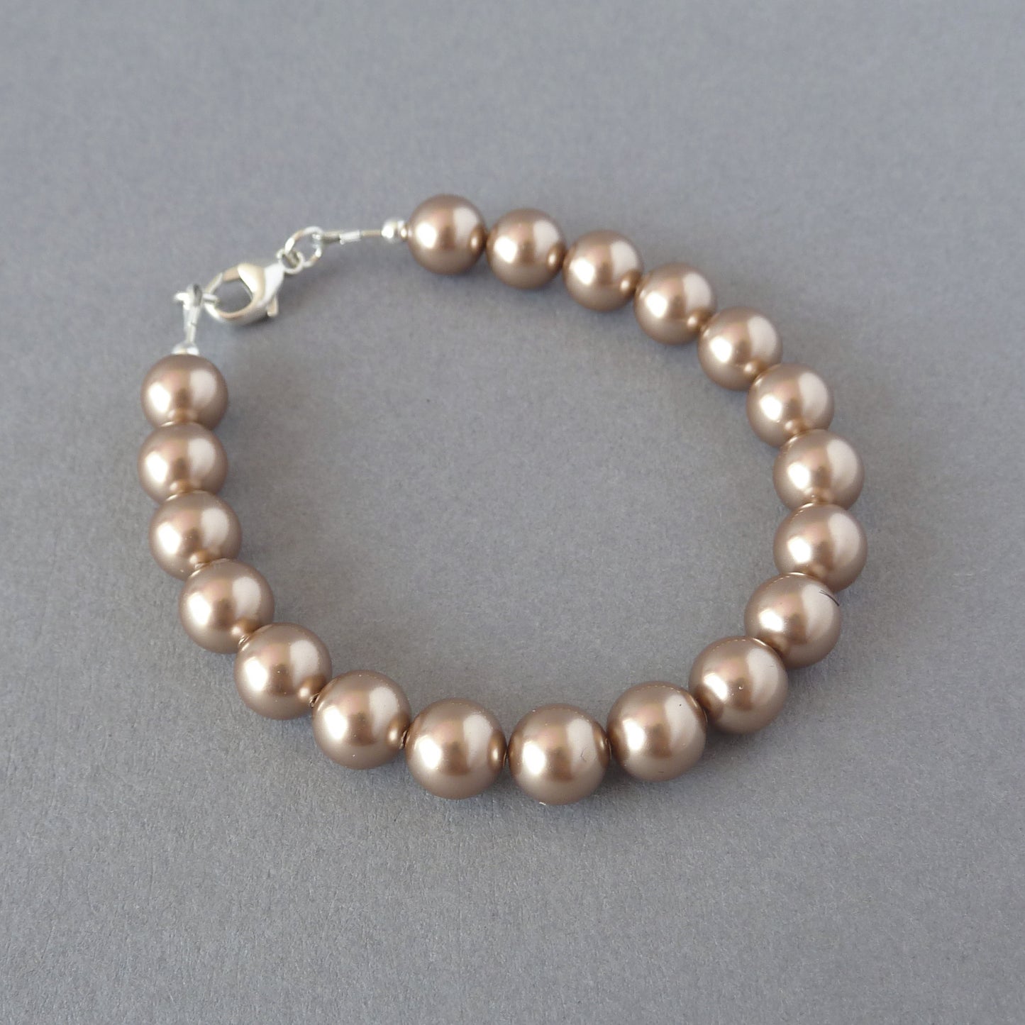 Single strand bronze pearl bracelet