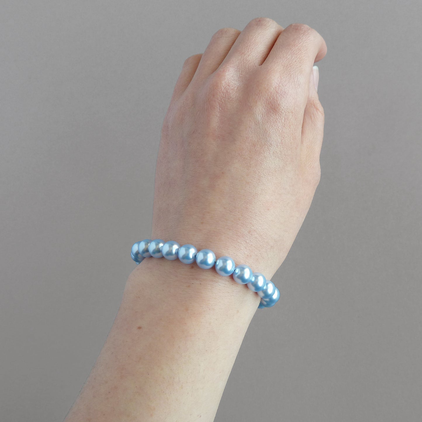 Single strand pale blue pearl bracelet