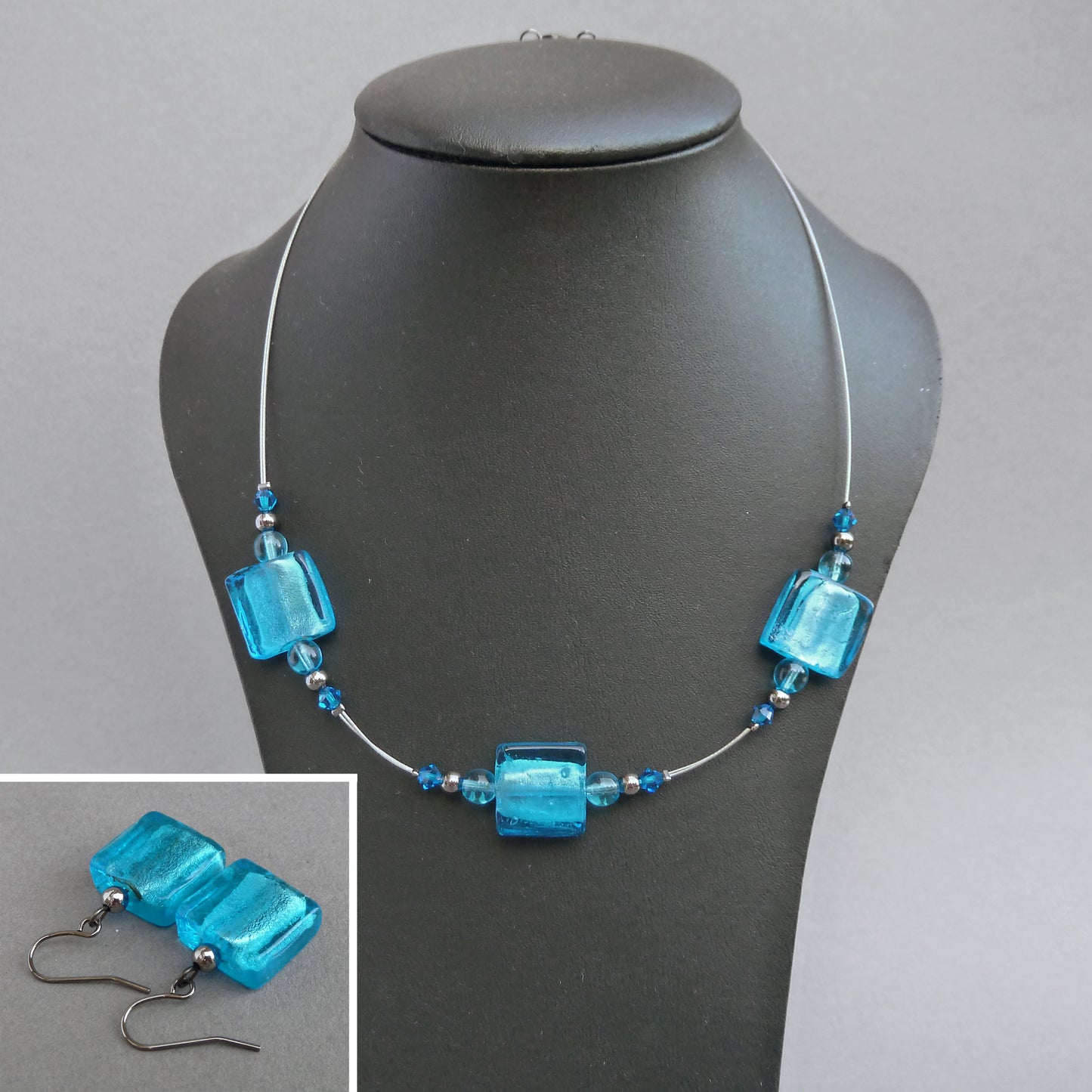 Turquoise glass bead jewellery set