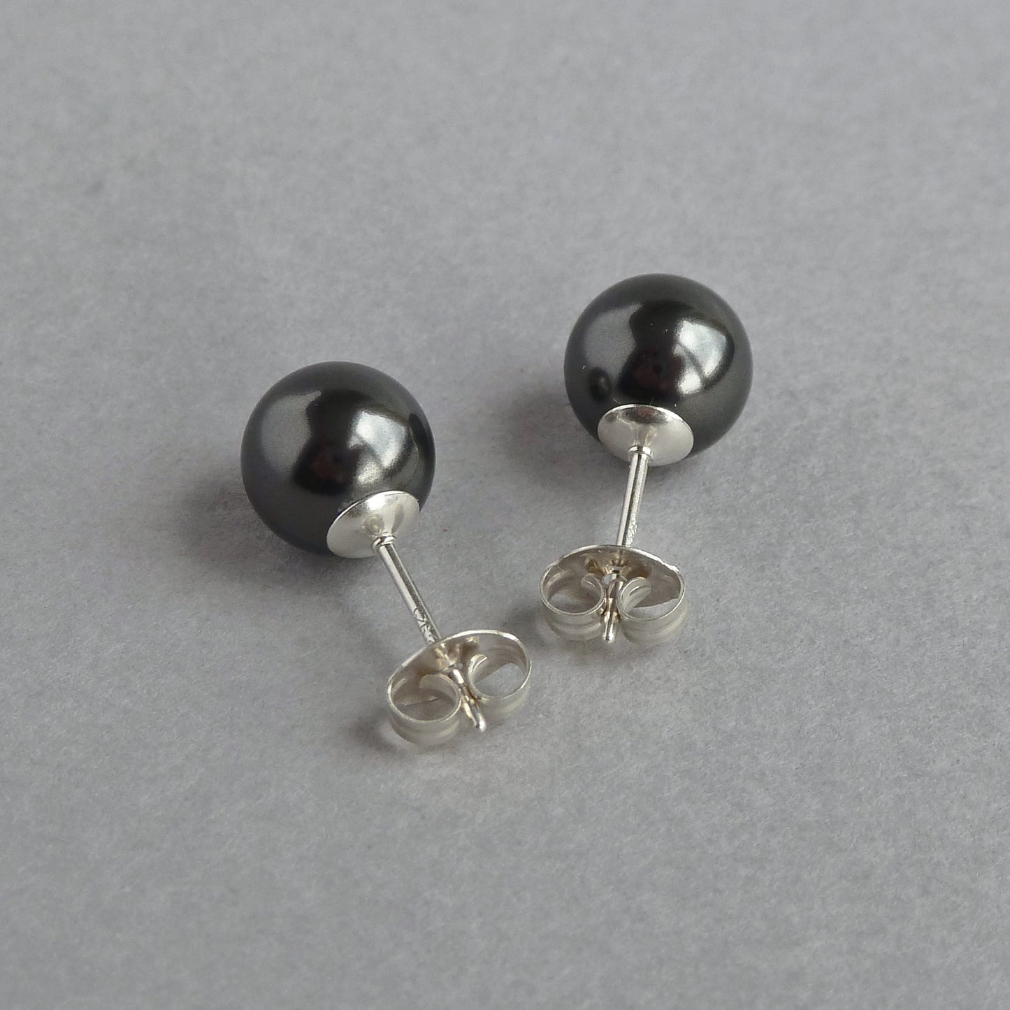 dark grey pearl stud earrings